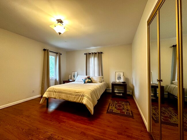 Building Photo - 222 Thornwood Rd