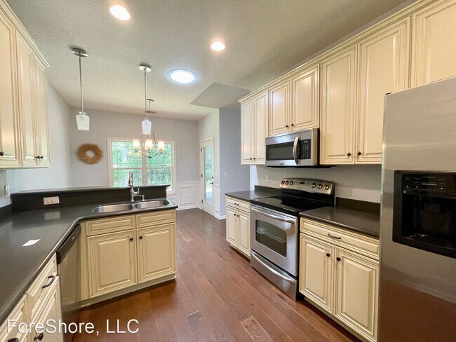 Building Photo - 3 br, 2 bath House - 16 Wyndham Dr.