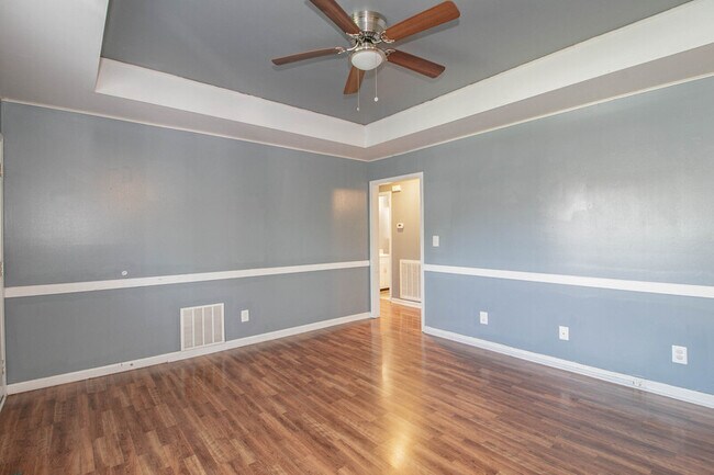 Building Photo - 1634 Hannibal Dr