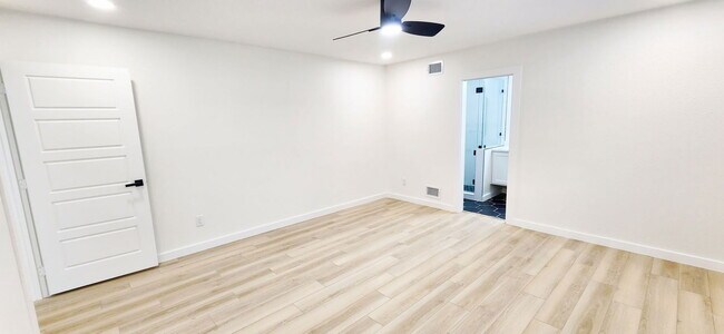 Building Photo - 1607 Centenary Dr