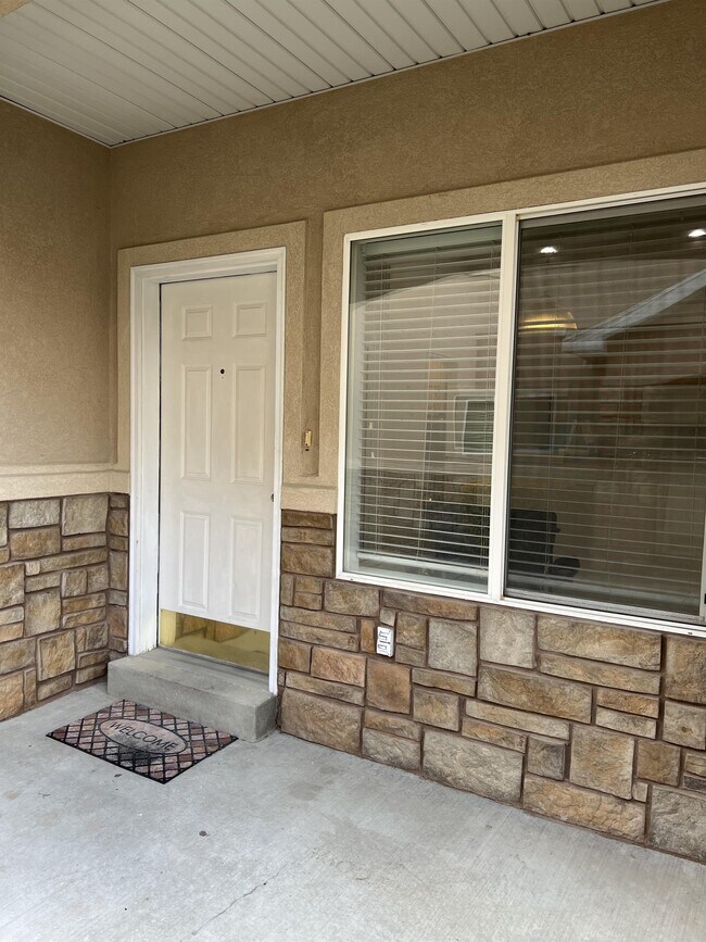 Building Photo - 7251 Brittany Town Dr