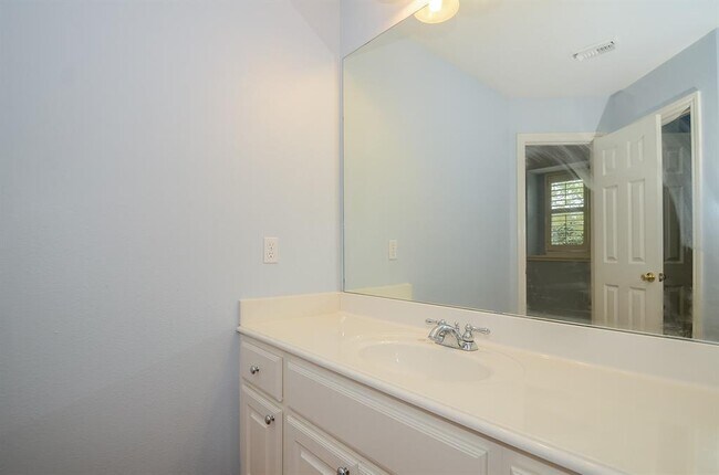 Building Photo - 15127 Oldtown Bridge Ct