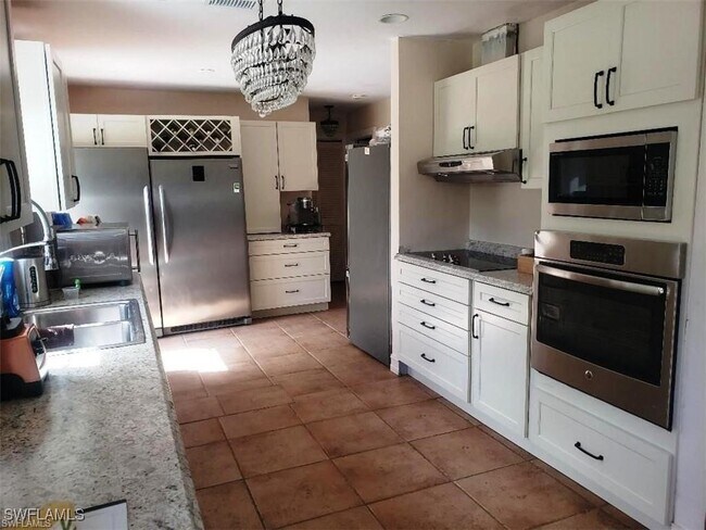 Building Photo - 3550 23rd St SW