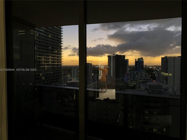 Building Photo - 1000 Brickell Plaza