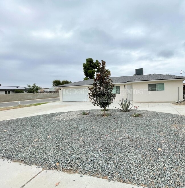 Building Photo - 1101 Fairview Rd