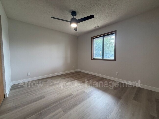 Building Photo - 2330 N 44th St