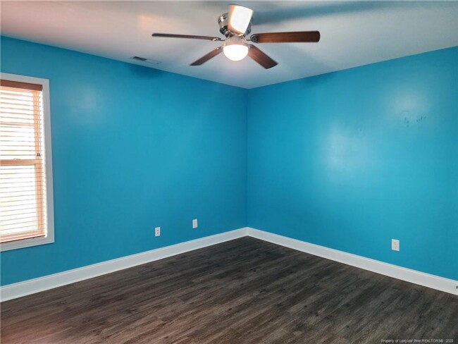 Building Photo - 471 Century Dr