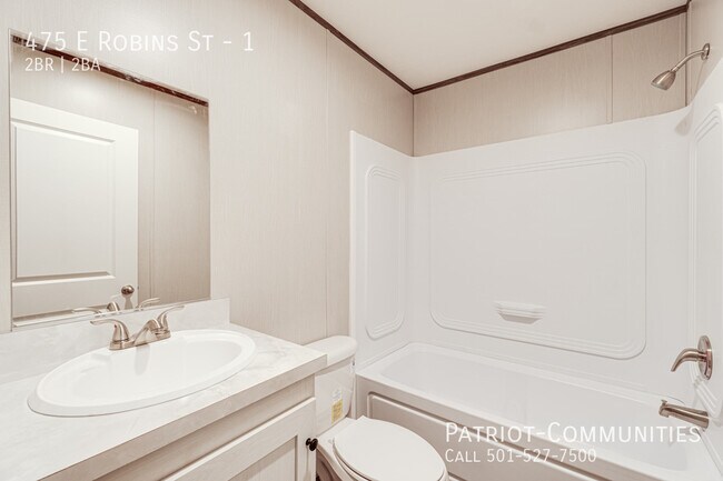 Building Photo - 475 E Robins St