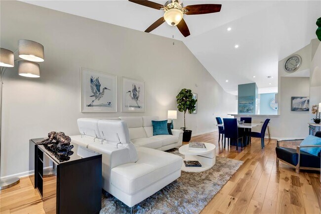 Building Photo - 421 Enclave Pl