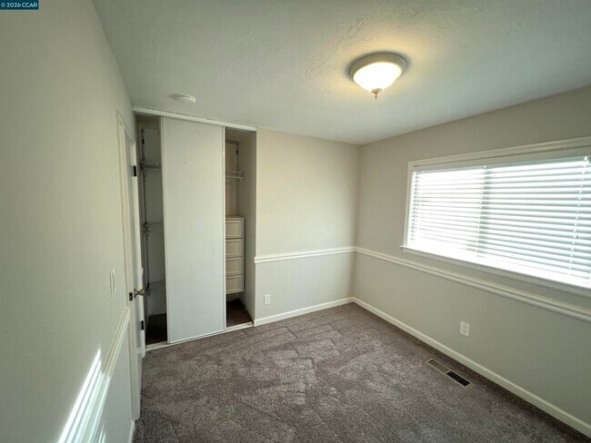 Building Photo - 1091 Alamo Ct