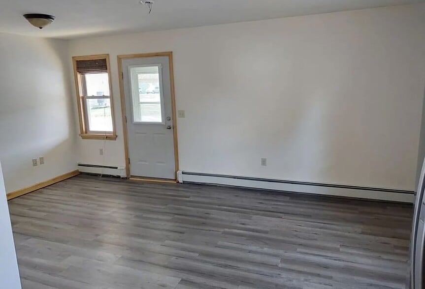 Building Photo - 8840 PA-405