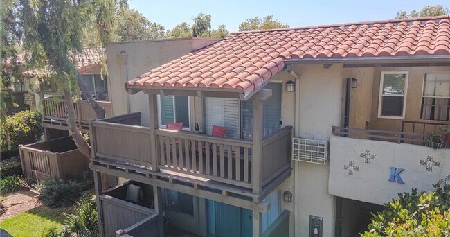 Building Photo - 1345 Cabrillo Park Dr