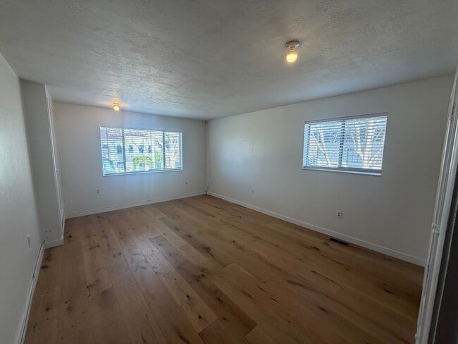 Building Photo - Spacious 4 Bedroom | 3 Bathroom | House in Curtis Park