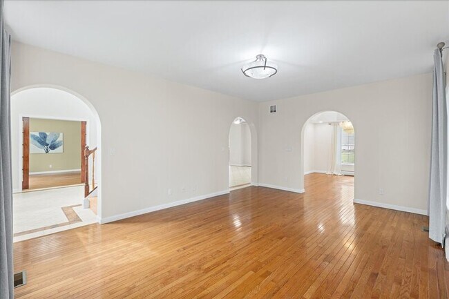 Building Photo - 226 Ark Rd