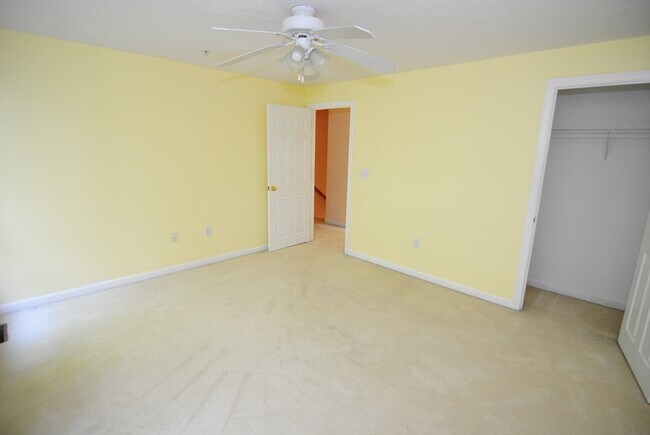 Building Photo - 69 Georgetown Dr