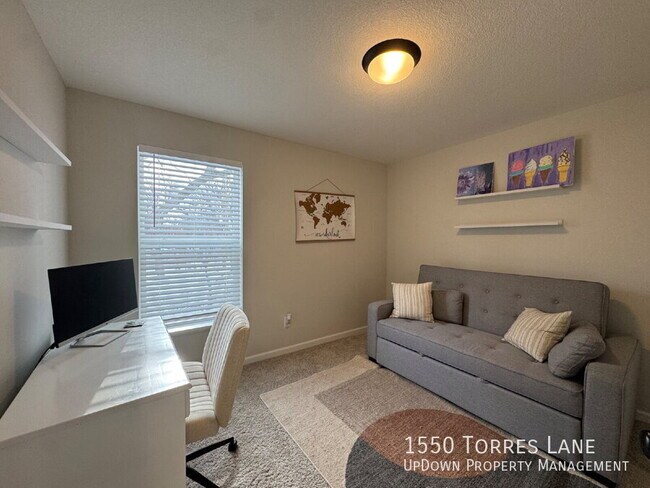 Building Photo - 1550 Torres Ln