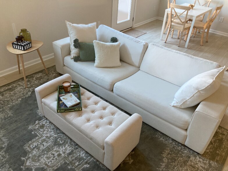 Building Photo - 12 Twiggs Ln