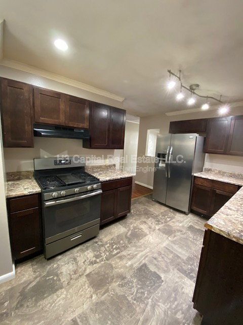 Building Photo - 215 Dogwood Ln