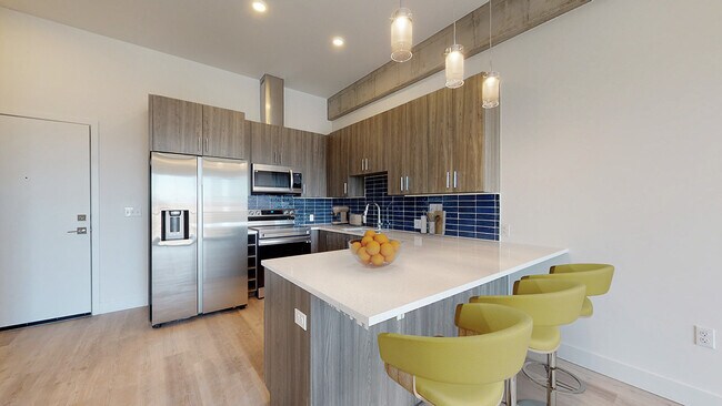 Sapphire 2, 1BR/1BA, 740sf - Pop Denver