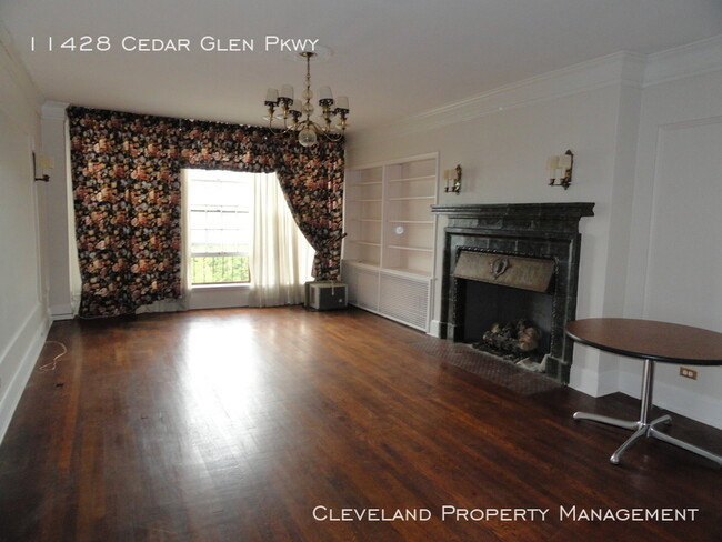 Building Photo - Upscale Cedar Glen Cleveland Condo