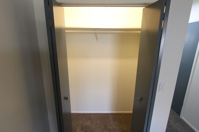 Building Photo - (594) 2905 N. Third Street Unit #3