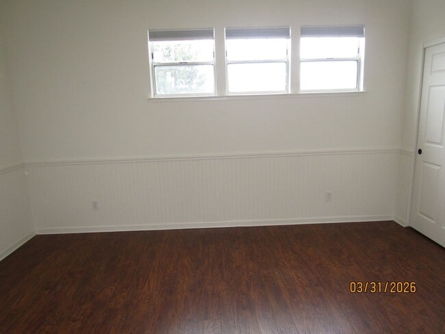 Building Photo - Beautifully updated single family house available NOW!  $3,000 per month