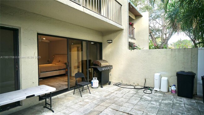 Building Photo - 741 E Coco Plum Cir