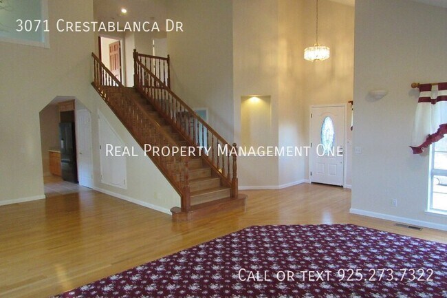 Building Photo - 3071 Crestablanca Dr