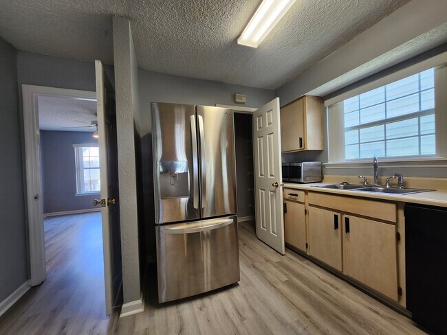 Building Photo - 3468 Daylily Ln