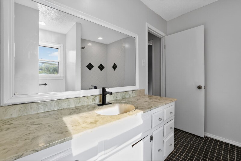 Building Photo - 2214 Windsong Trail