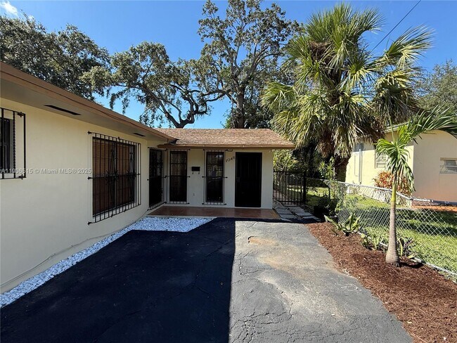 Building Photo - 1048 NW 32nd Pl