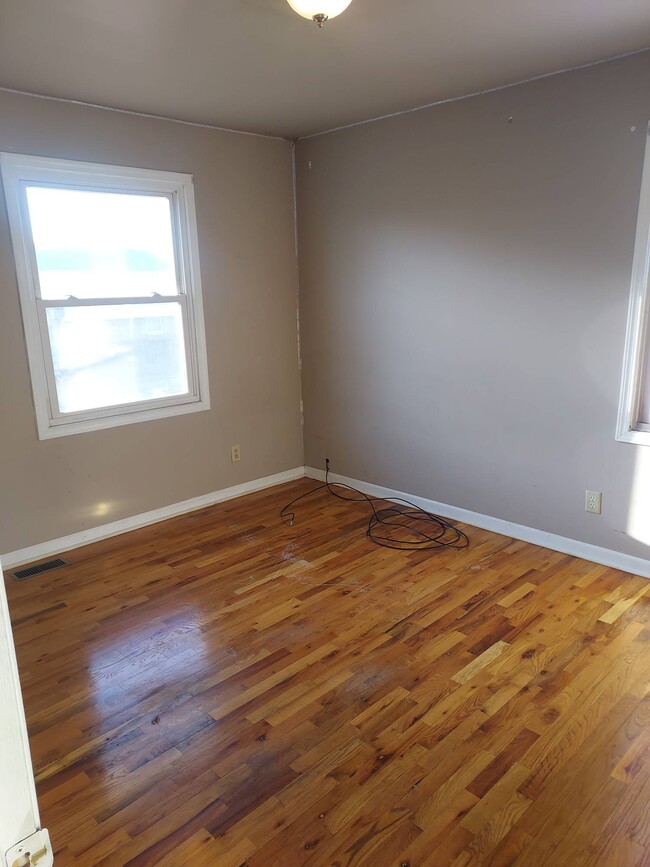 Building Photo - 4417 Arbutus Ln