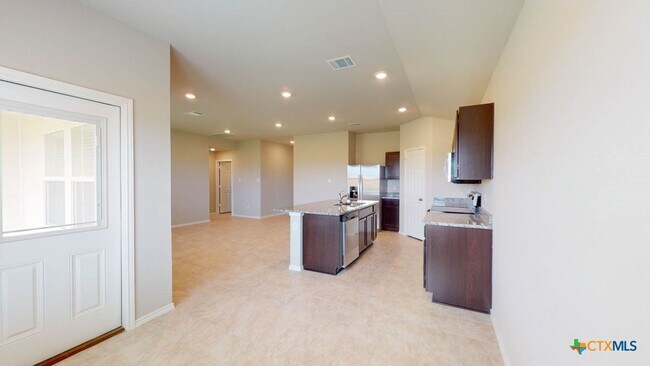 Building Photo - 1504 Rolling Thunder Dr