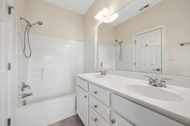 Building Photo - Olde Raleigh Stunner! 2 Primary Suites! Flexible move in date!