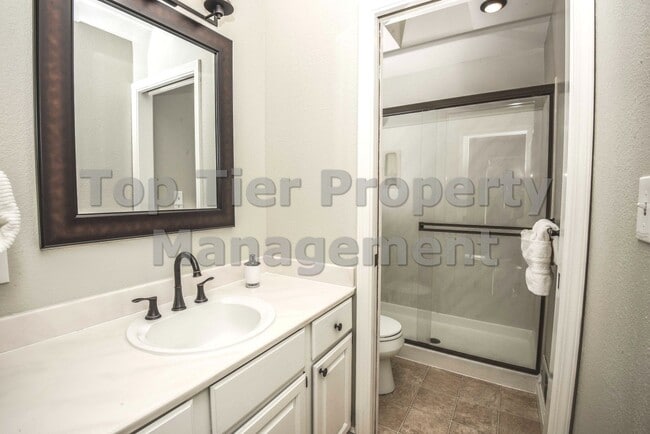 Building Photo - Very nice 2 bed / 2.5 bath / 1,185 sqft Walnut Creek Townhouse in desirable Main Chance Estates D...