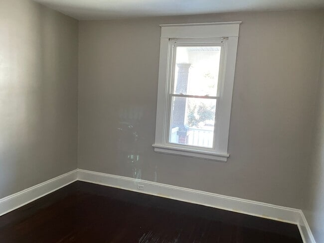 Building Photo - 3 Bedroom 1 Bath Single story