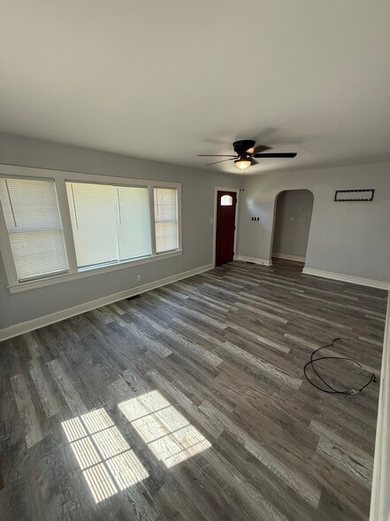 Building Photo - 1400 Planters St