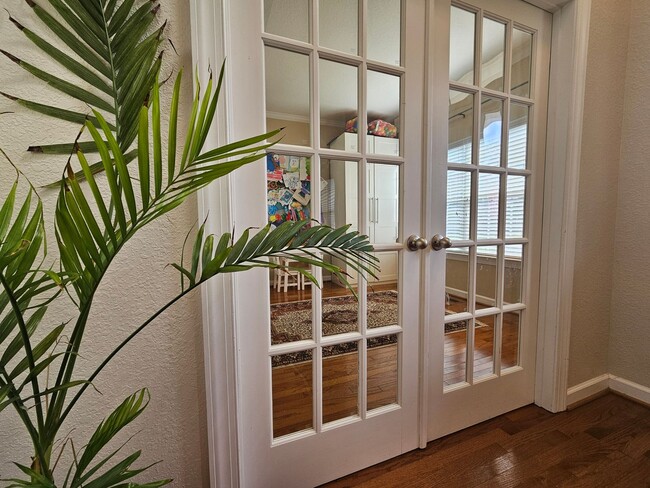 Building Photo - GRASSFIELD - Lauren's Cove