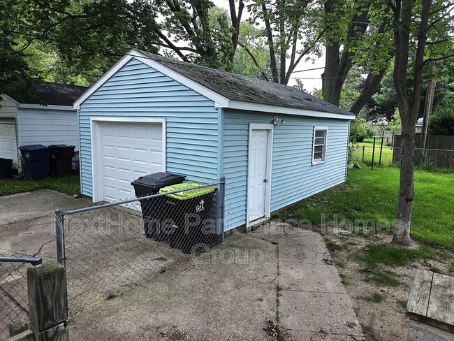 Building Photo - 2908 Dartmouth Dr