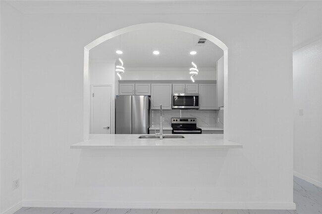 Building Photo - 6000 Reims Rd