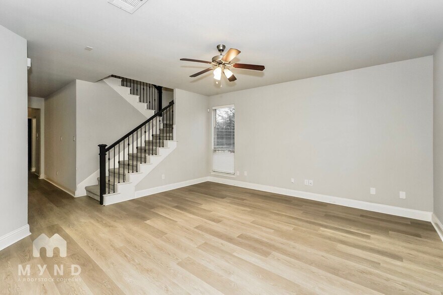 Building Photo - 120 Knight of Realm Blvd