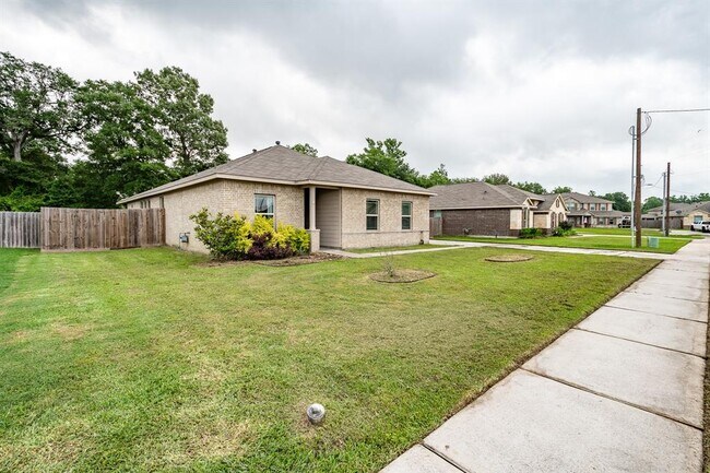Building Photo - 104 Tracie Dr