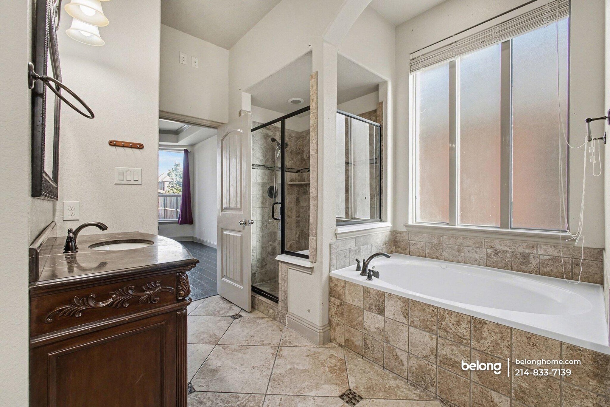 Building Photo - 588 Deverson Dr