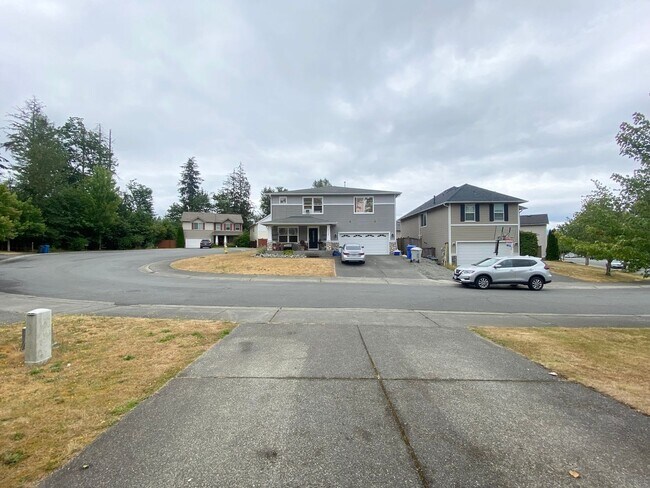 Building Photo - Practical 3 bedroom, 2190 Sqft Kent Home