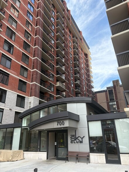 Building Photo - 700 1st St