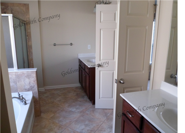 Building Photo - 420 Abby Cir
