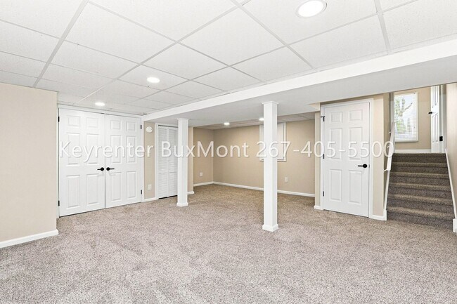 Building Photo - 102 Solway Cir