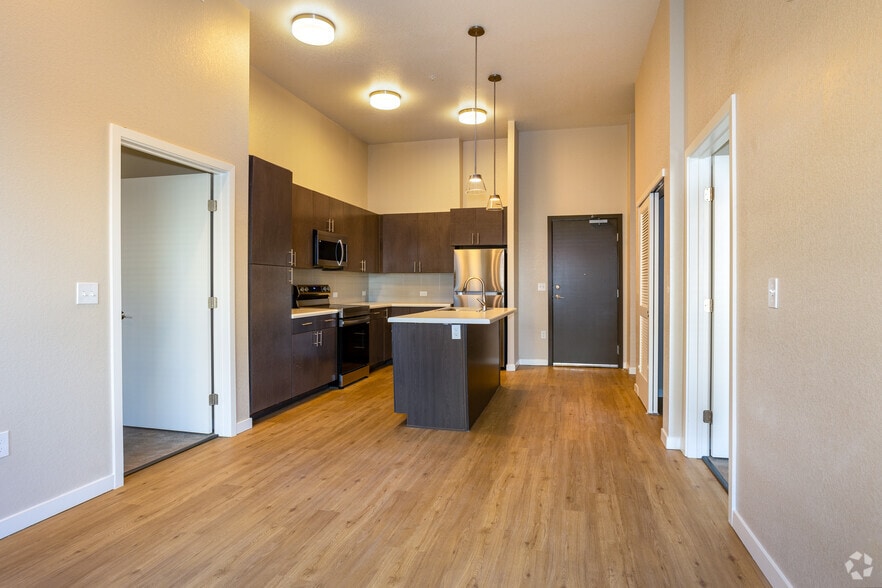 2BR, 2BA - 903SF - Crossing Pointe South Apartments