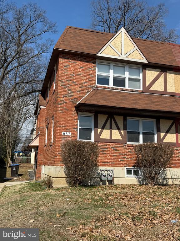 Building Photo - 637 Hamilton St