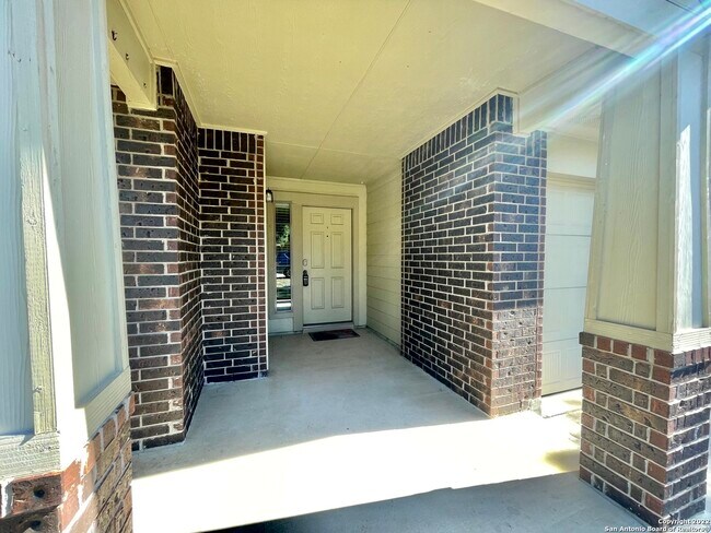 Building Photo - 2034 Gray Fox Creek